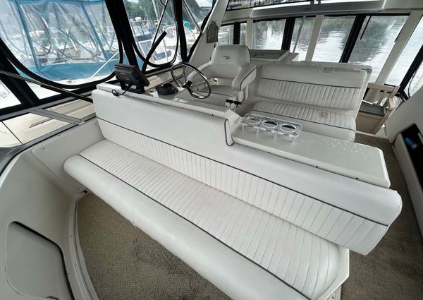 Carver 370 Aft Cabin image