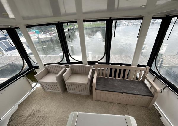 Carver 370 Aft Cabin image