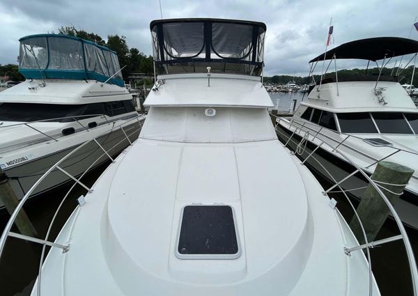 Carver 370 Aft Cabin image