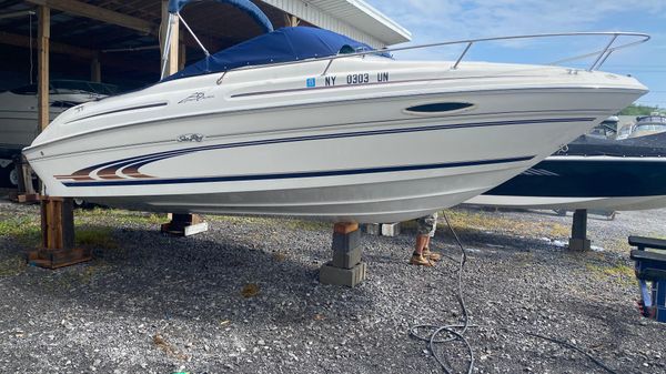 Sea Ray 215 Express Cruiser 