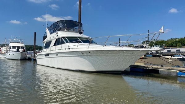 Sea Ray 500 Sedan Bridge