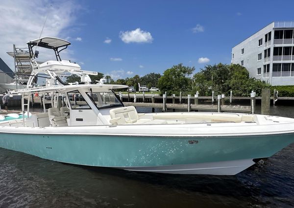 Everglades 435 Center Console image