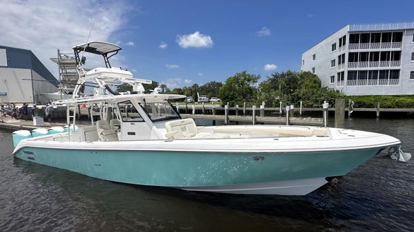 Everglades 435 Center Console image