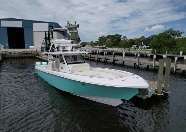 Everglades 435 Center Console image