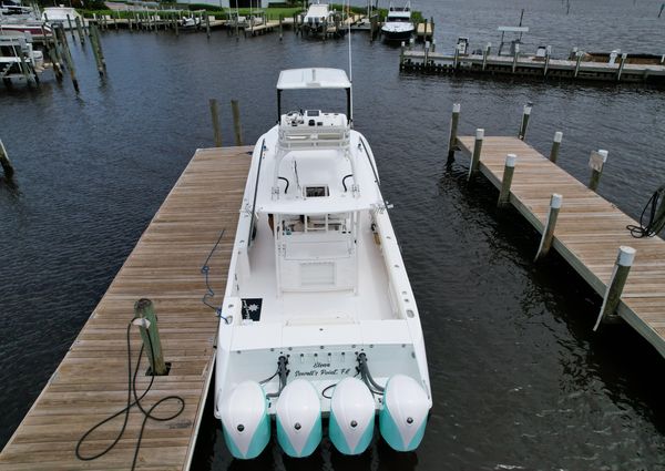 Everglades 435 Center Console image