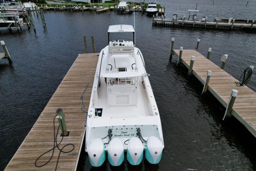 Everglades 435 Center Console image