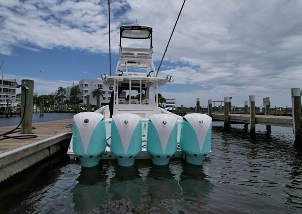 Everglades 435 Center Console image