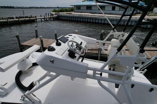 Everglades 435 Center Console image