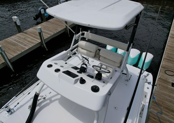 Everglades 435 Center Console image