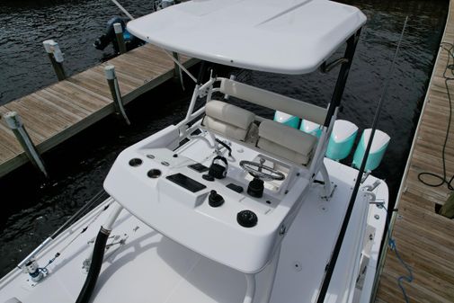 Everglades 435 Center Console image