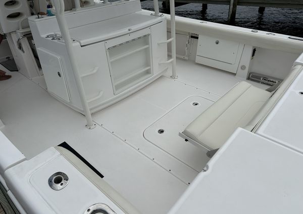 Everglades 435 Center Console image