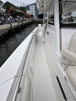 Everglades 435 Center Console image