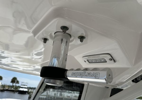 Everglades 435 Center Console image