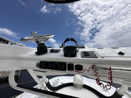 Everglades 435 Center Console image