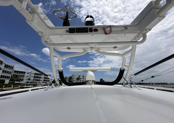 Everglades 435 Center Console image