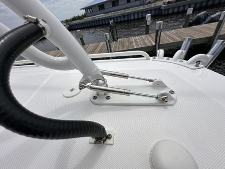 Everglades 435 Center Console image