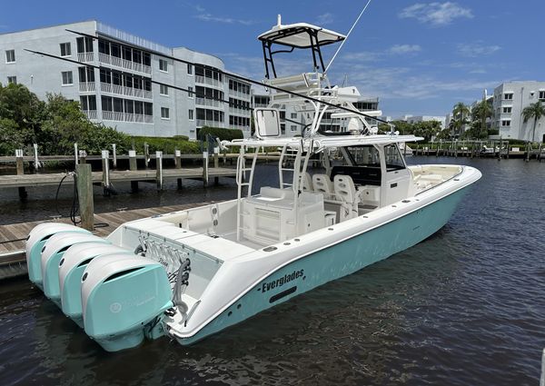 Everglades 435 Center Console image