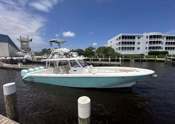 Everglades 435 Center Console image