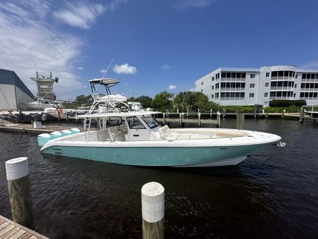 Everglades 435 Center Console image