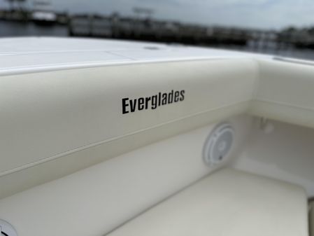 Everglades 435 Center Console image