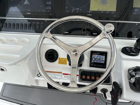 Everglades 435 Center Console image