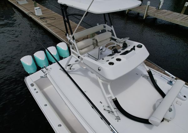 Everglades 435 Center Console image