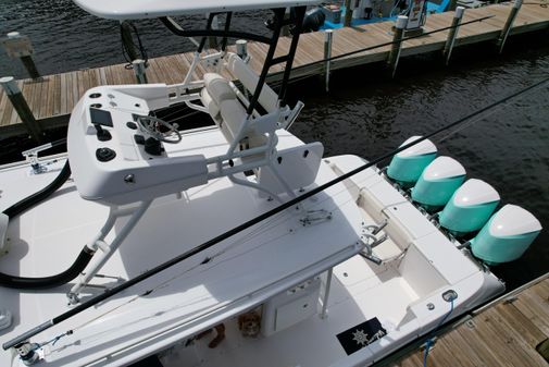 Everglades 435 Center Console image