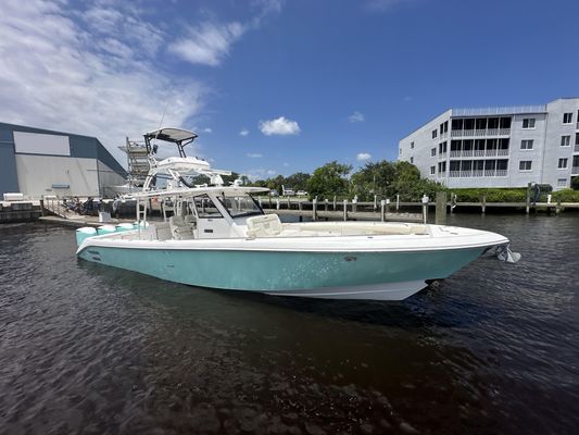 Everglades 435 Center Console - main image