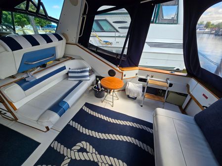 Sea Ray 390 Express Cruiser image