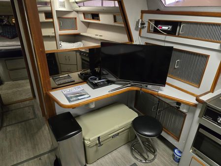 Sea Ray 390 Express Cruiser image