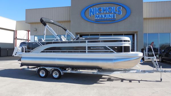 Bennington 23 SS