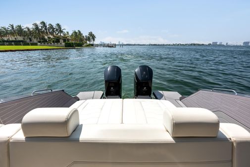 Cruisers Yachts 42 GLS OB image