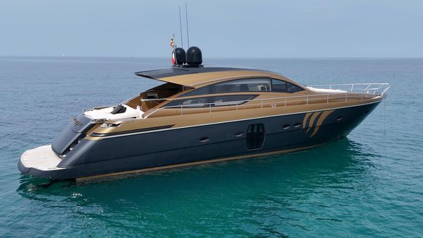 Pershing 64 