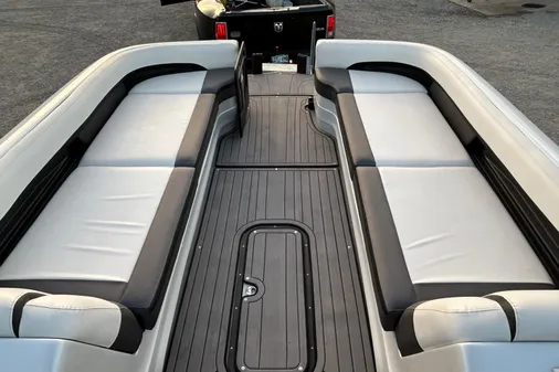 Manitou 27 XT RFXW image