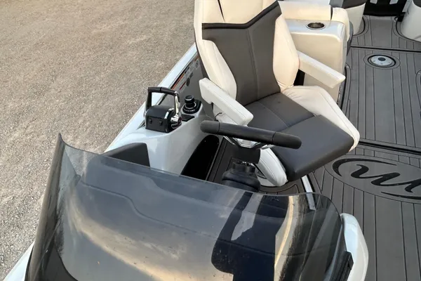 Manitou 27-XT-RFXW image