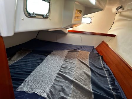 Beneteau Oceanis Clipper 323 image