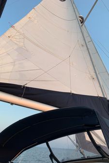 Beneteau Oceanis Clipper 323 image