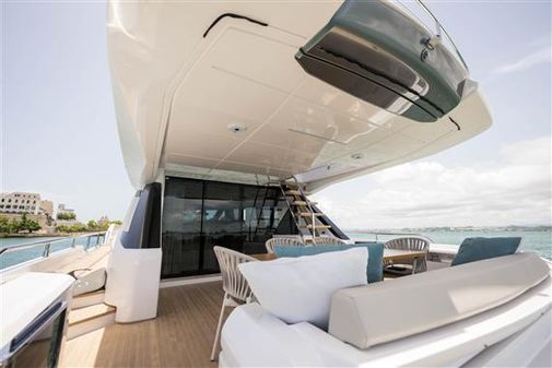 Ferretti Yachts 720 image