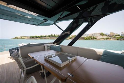 Ferretti Yachts 720 image