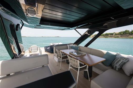 Ferretti Yachts 720 image