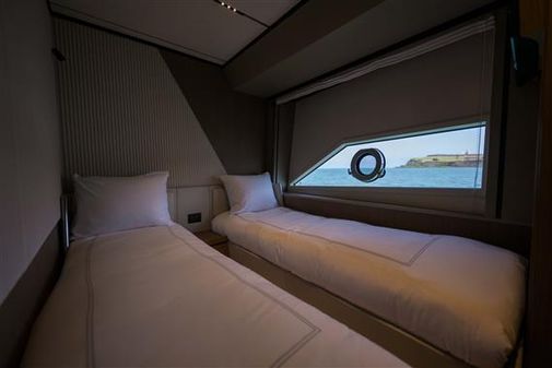 Ferretti Yachts 720 image