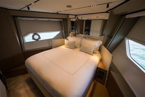 Ferretti Yachts 720 image