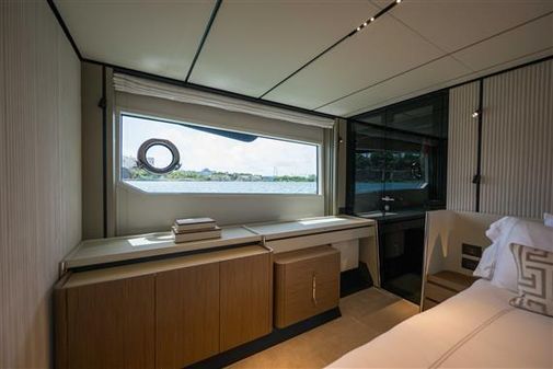 Ferretti Yachts 720 image