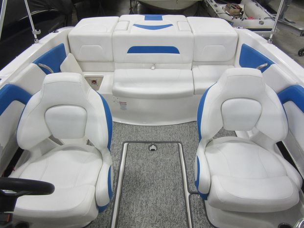 See this 2017 Chaparral 19 h2O Sport