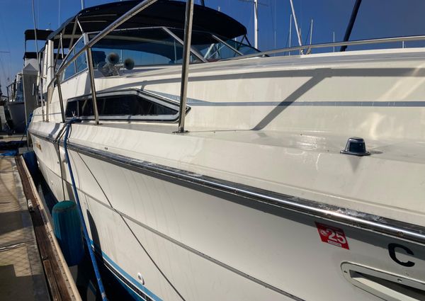 Sea Ray 340 Express Cruiser image