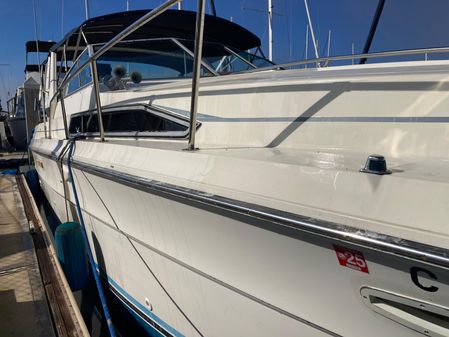 Sea Ray 340 Express Cruiser image