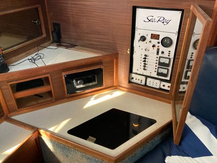 Sea Ray 340 Express Cruiser image