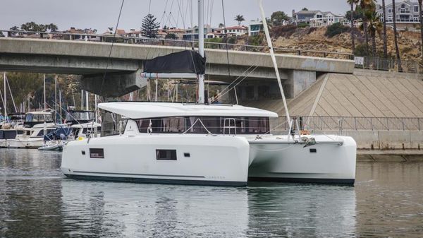 Lagoon 42