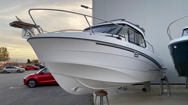 Beneteau Antares 8