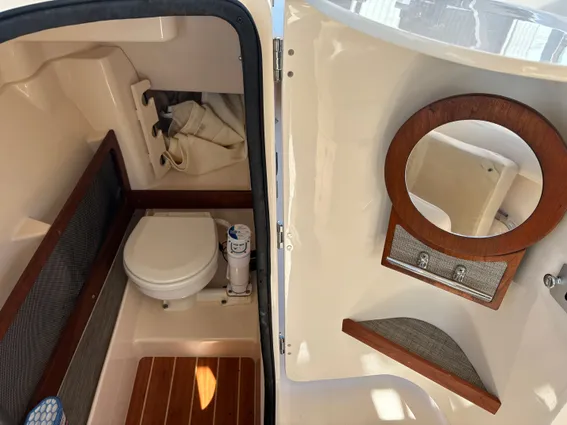 Grady-White Freedom 275 image